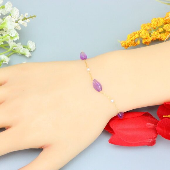 "Elegant & Trendy Bracelet, A Perfect Gift for Women, Thoughtful, EVCH1239 - Picture 1 of 11